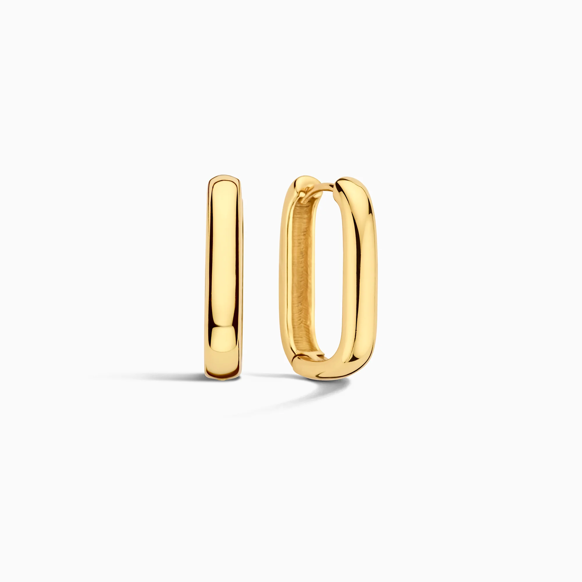 Rings of Distinction