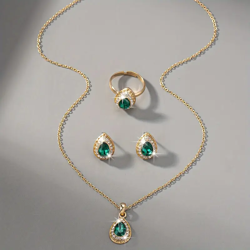 Noémie Glastra Jewelry Set