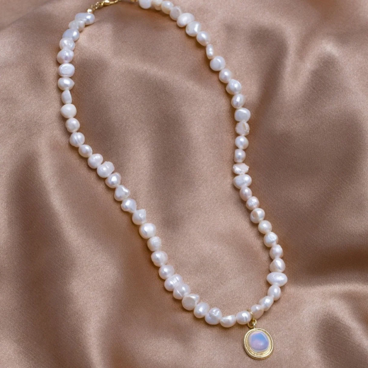 Gold Moonstone Necklace with Pearl