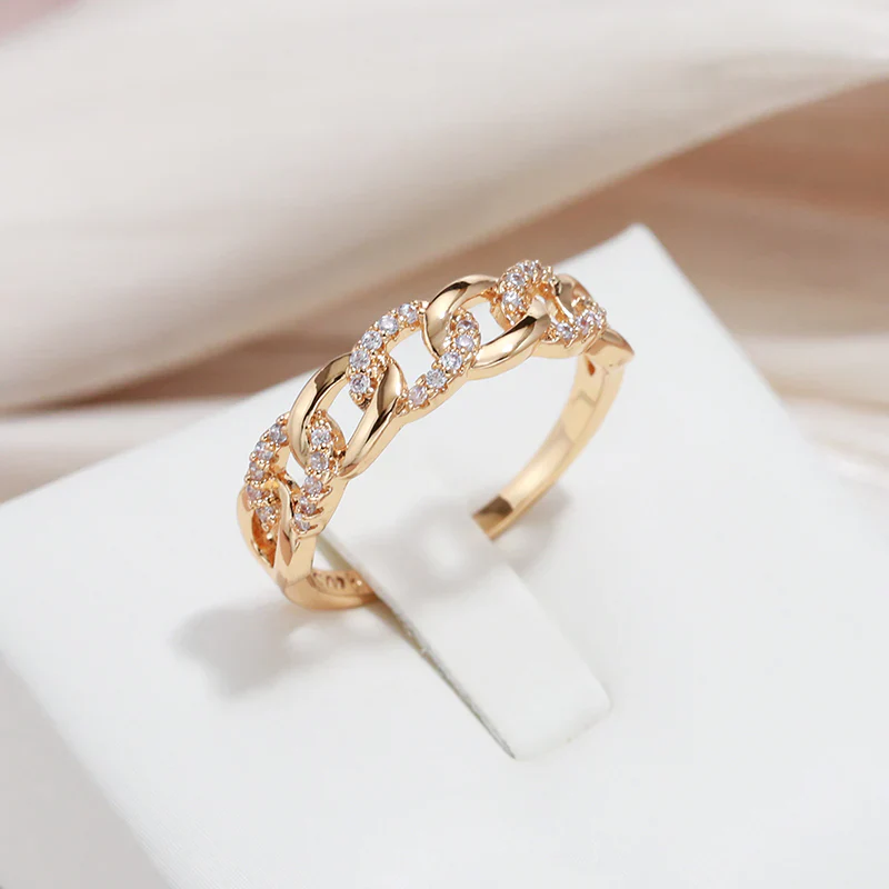 Chic Golden Chain Ring