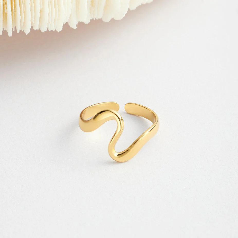 Wave Ring in Gold