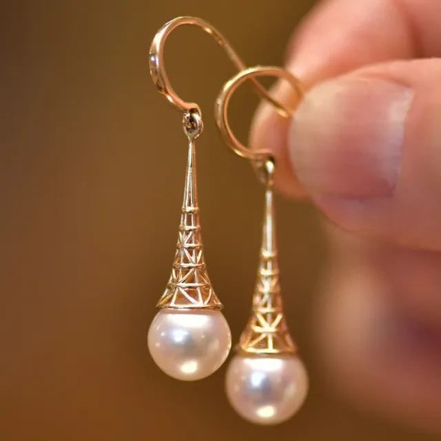 Elegant Pearl Earrings in Vintage Gold