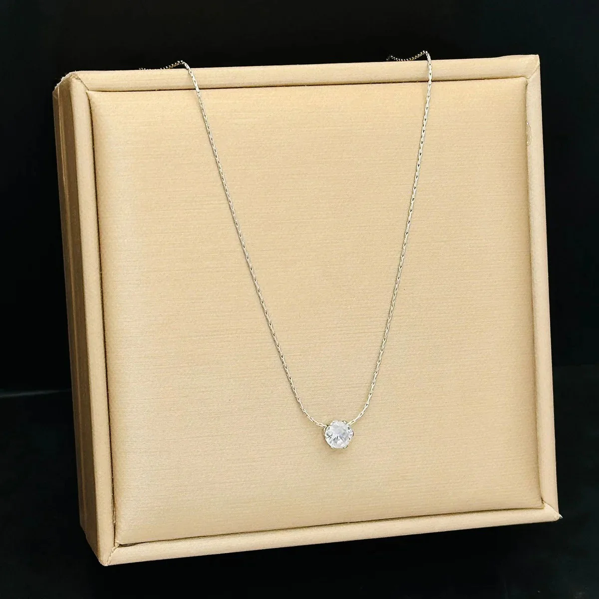 Cléa Moissanite Necklace