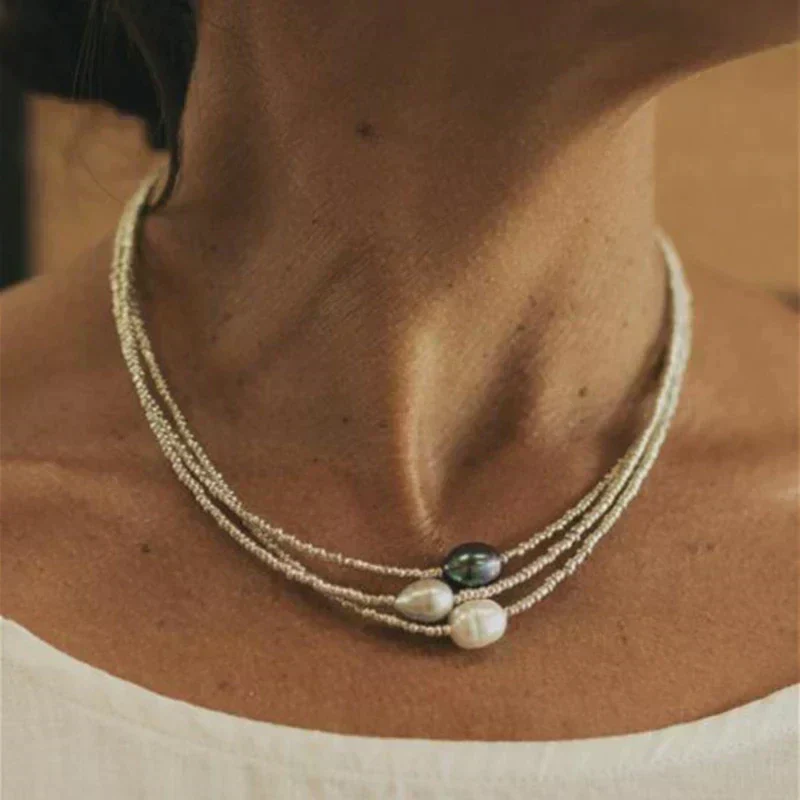 Pearl Necklace in Natural Style
