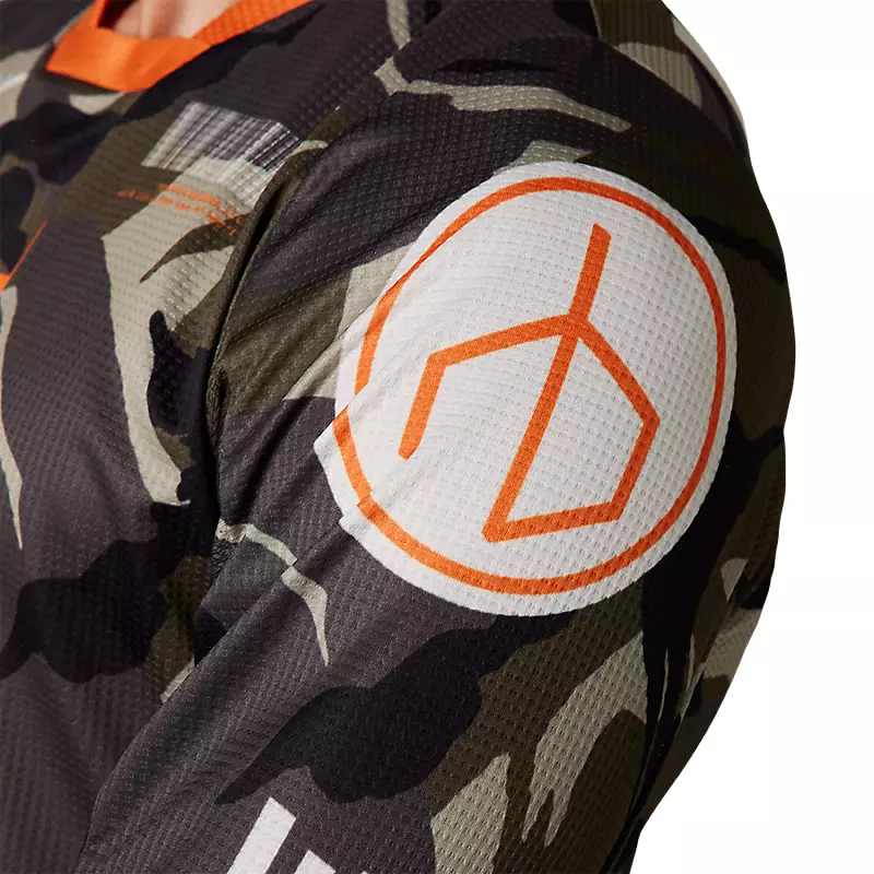 180 rag & bone® Camo Jersey