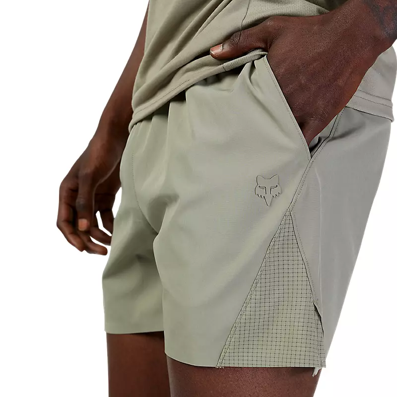 Core 5" Linerless Shorts