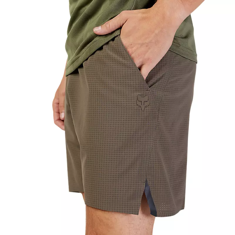 Motive 7" Linerless Shorts