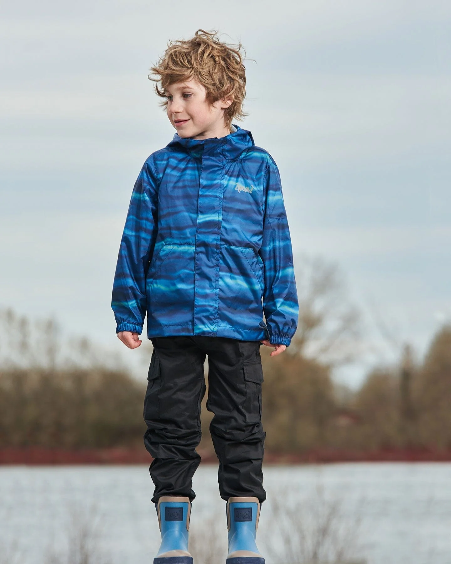 Printed Packable Windbreaker Blue Wave And Black - Deux par Deux