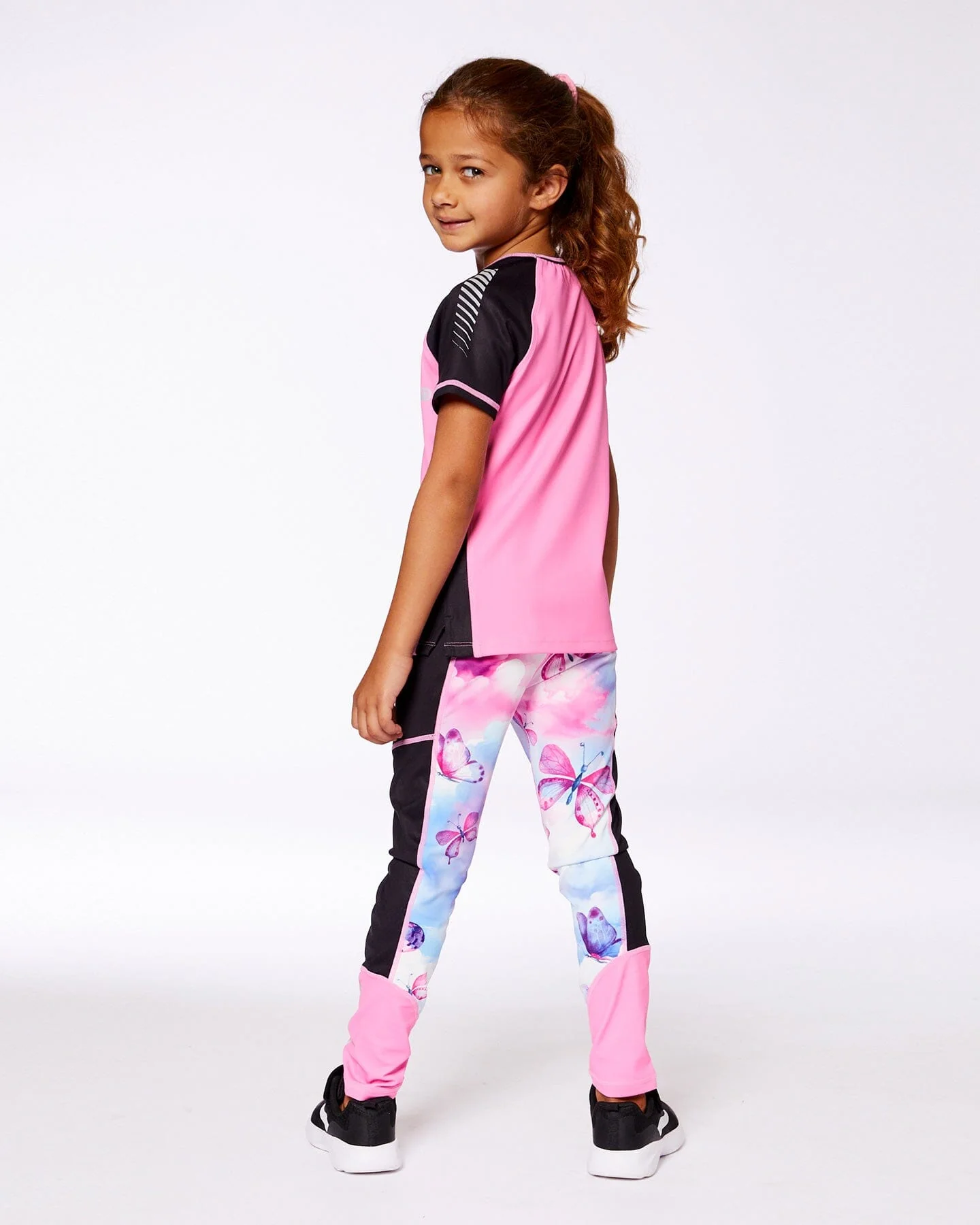 Printed Athletic Leggings Pink, Blue And Butterflies - Deux par Deux