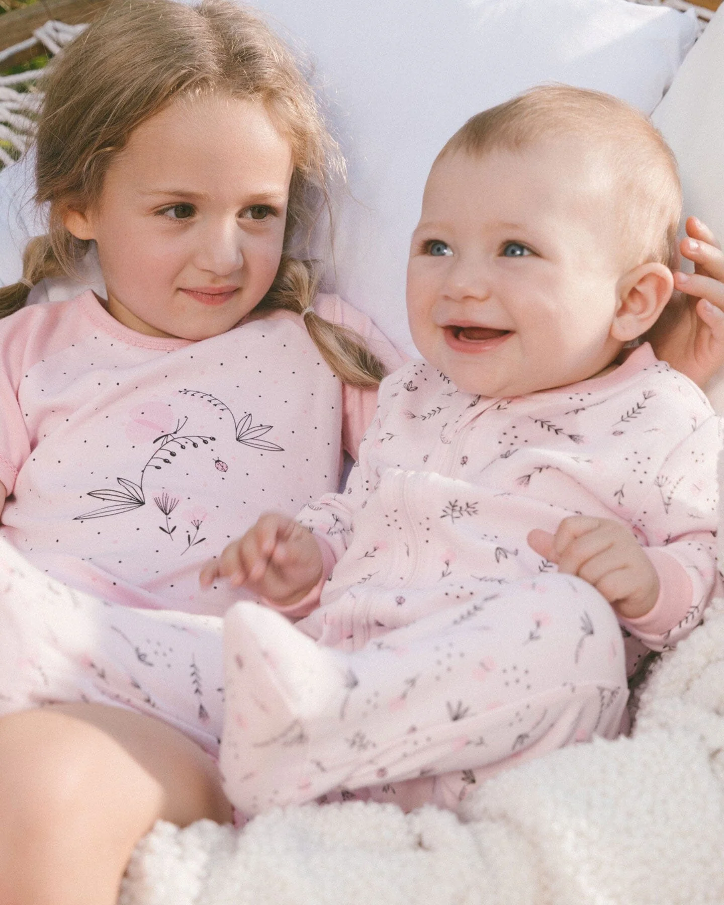 Organic Cotton Two-Piece Short Pajama Set Small Pink Flowers On Pale Pink Background - Deux par Deux