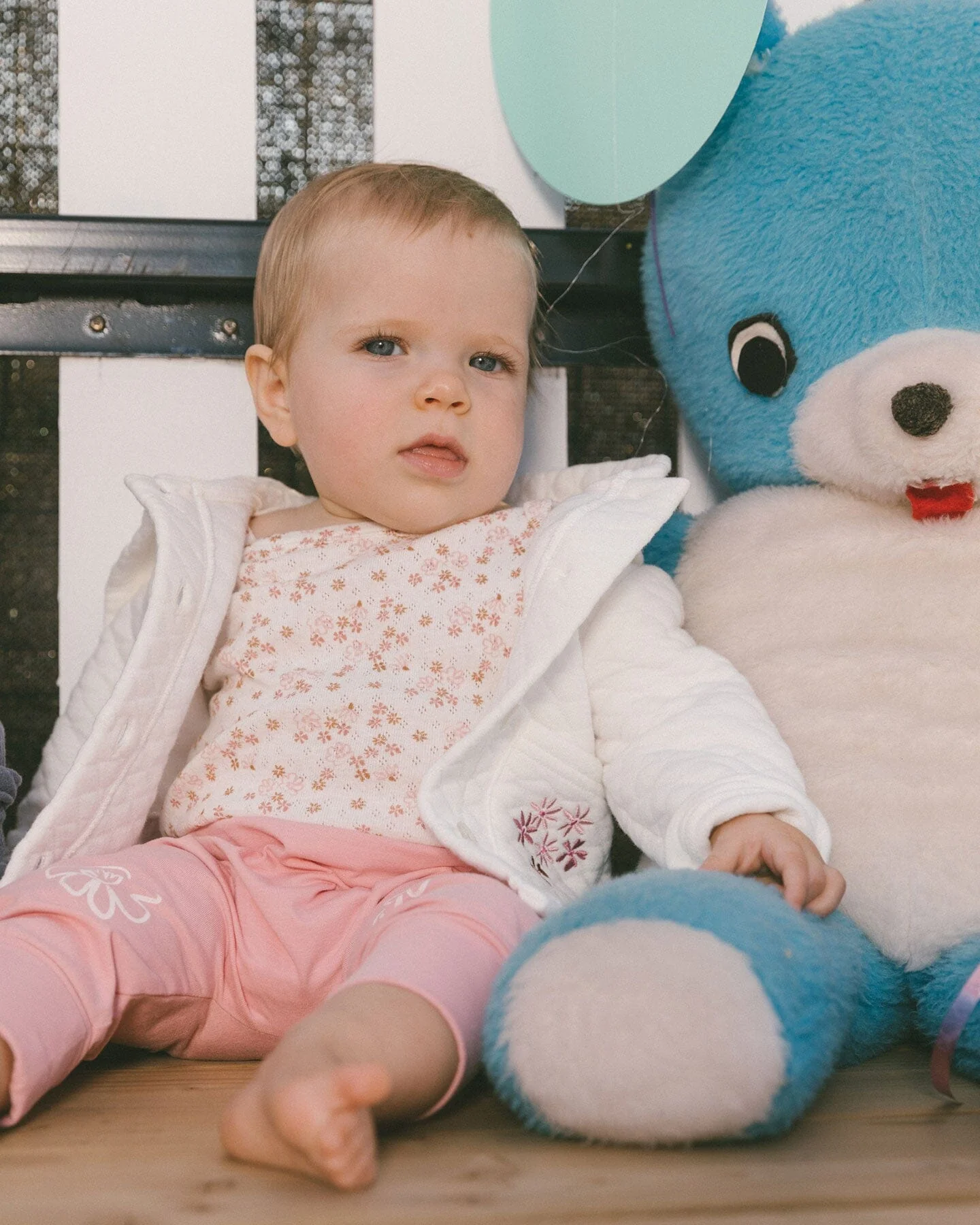 Organic Cotton Pointelle Romper Printed White And Pink Flowers - Deux par Deux