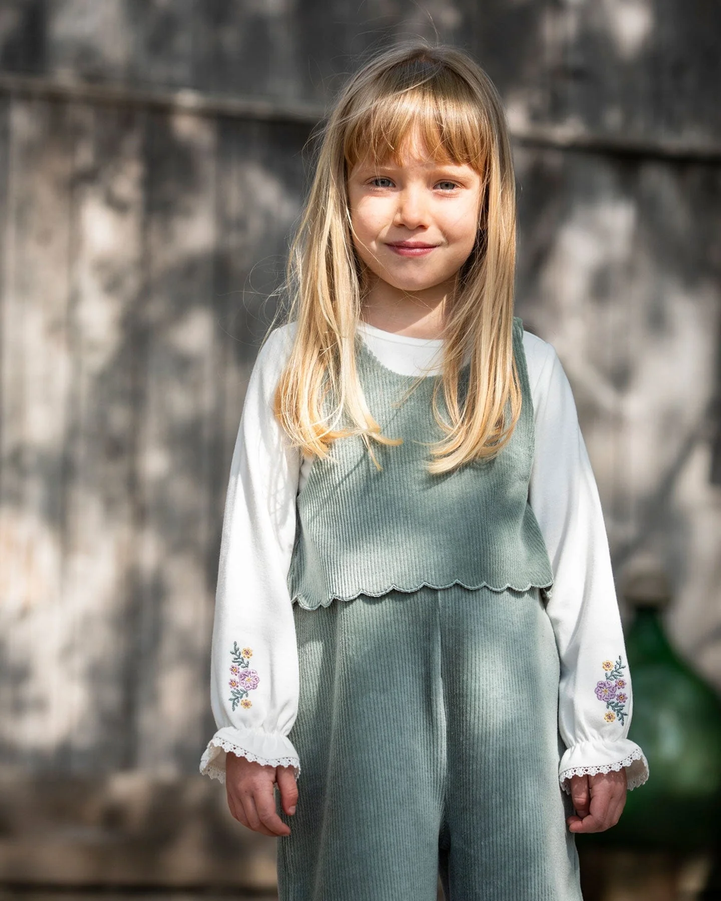 Jersey Top Off-White With Embroidered Floral Sleeves - Deux par Deux