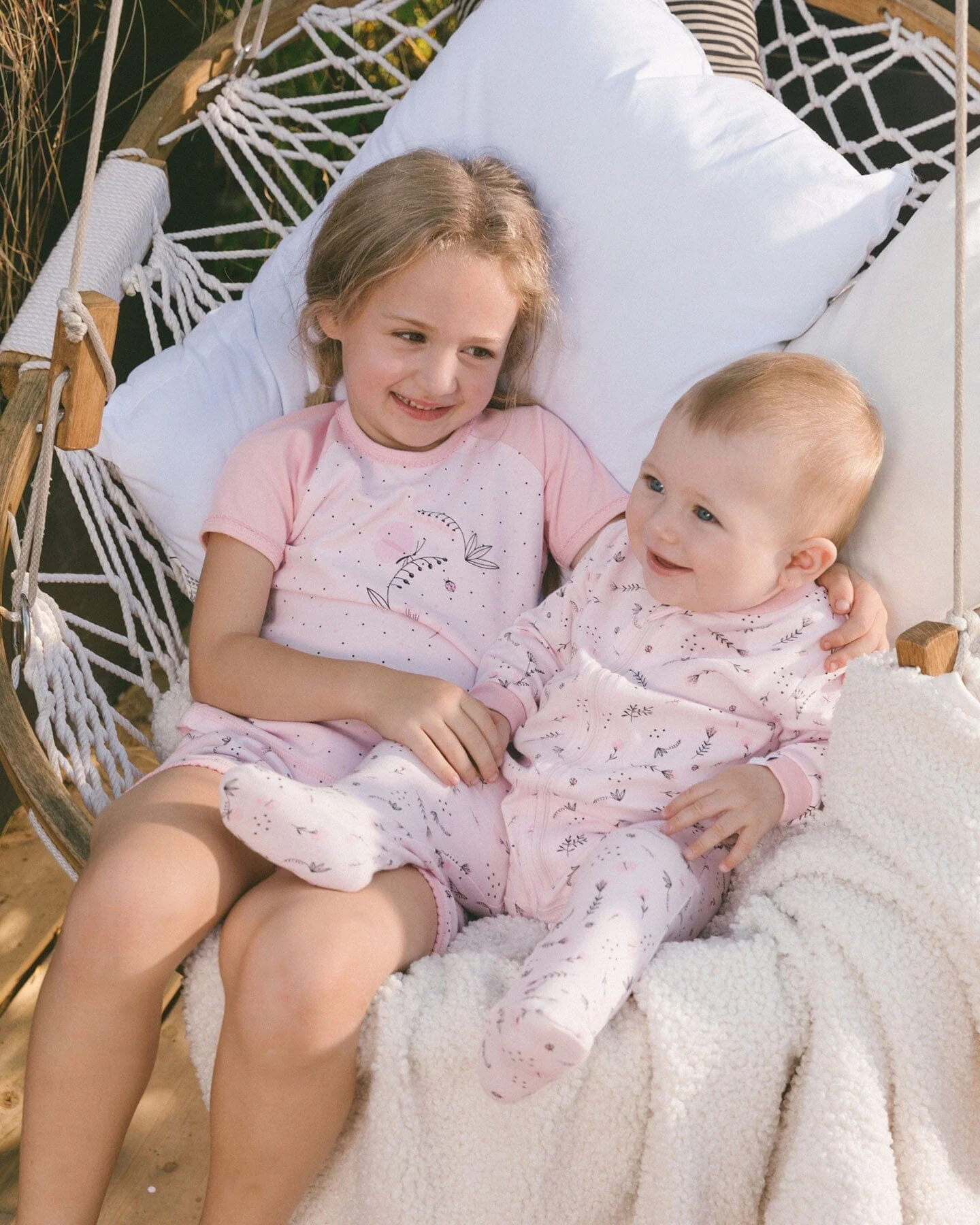Organic Cotton Two-Piece Short Pajama Set Small Pink Flowers On Pale Pink Background - Deux par Deux