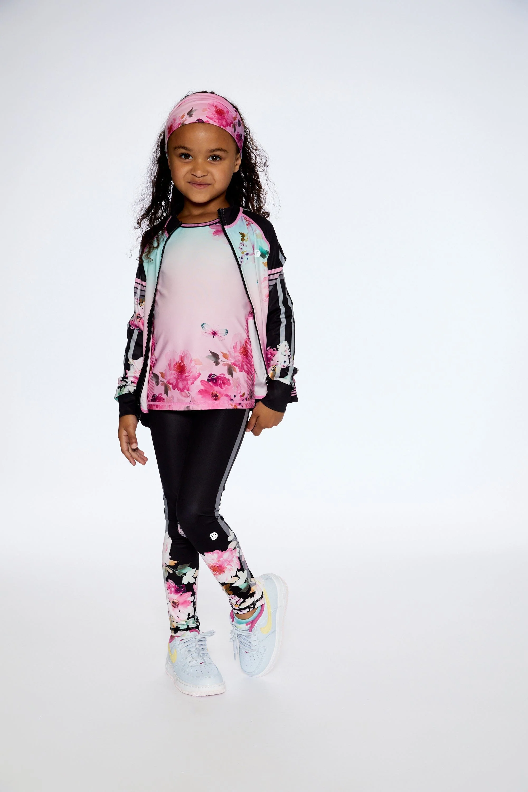 Short Sleeve Athletic Top Gradient Pink Printed Big Flowers - Deux par Deux