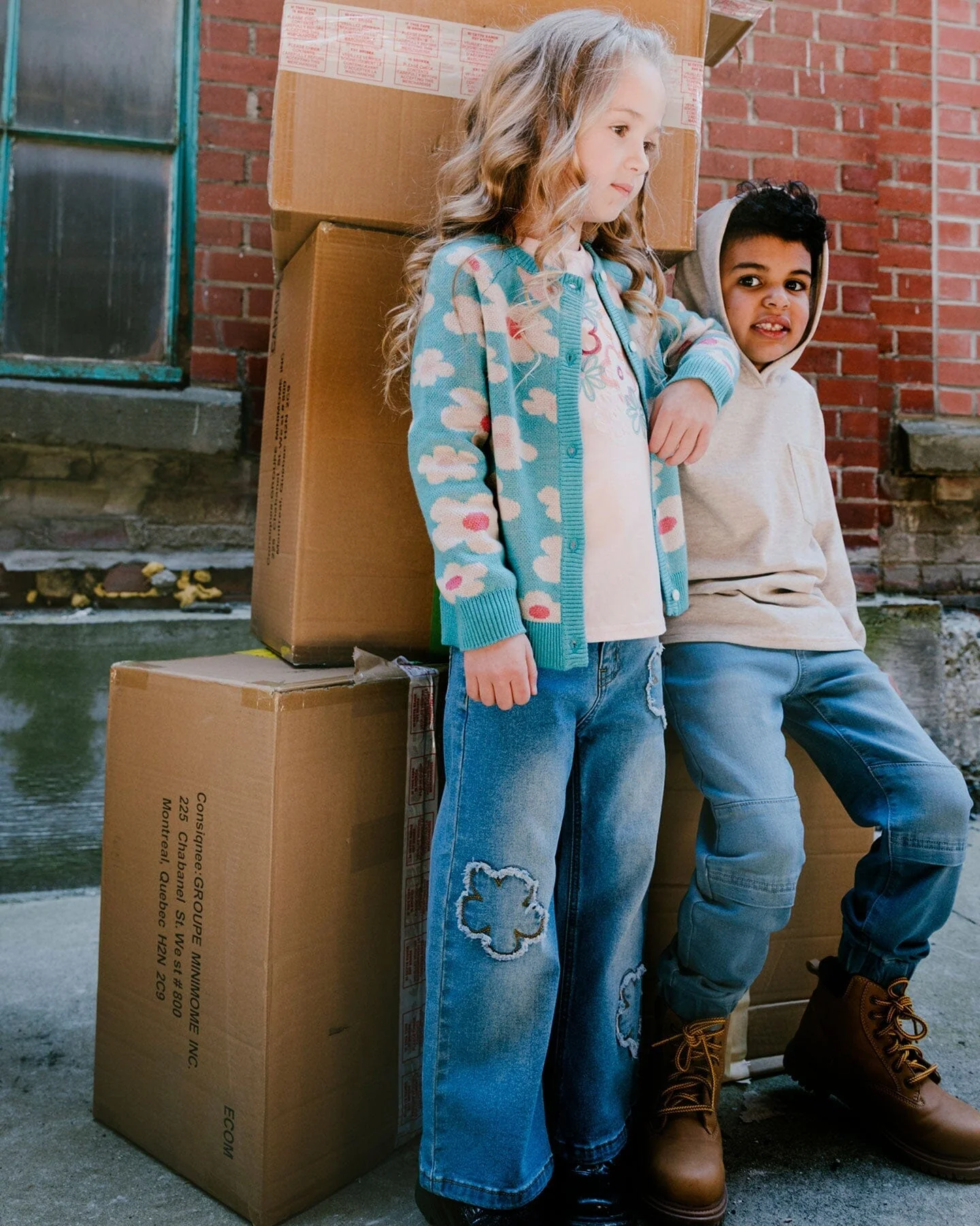 Wide Leg Stretch Light Blue Denim Jeans With Flower Stitching - Deux par Deux