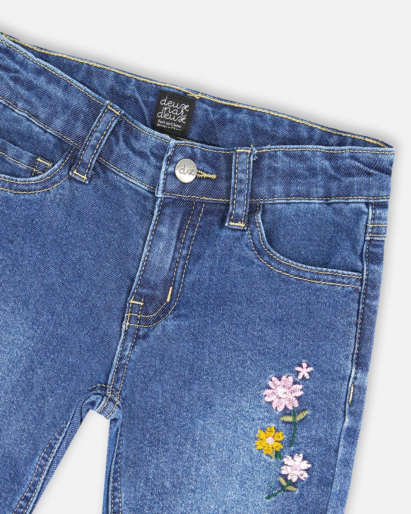 Jeans Blue Denim With Frayed Hems And Floral Embroideries - Deux par Deux