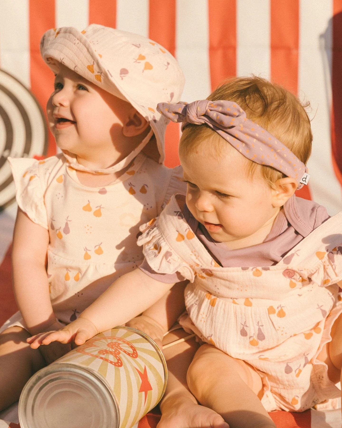 Printed Muslin Shortall And Organic Cotton Onesie Set Peach With Pears - Deux par Deux