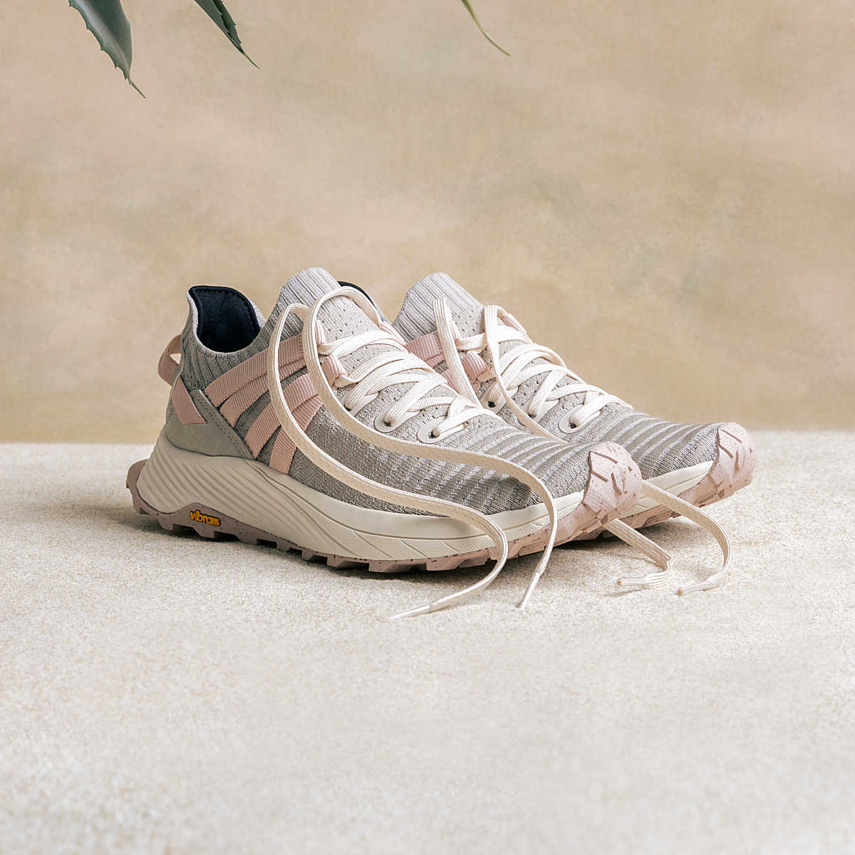 Women's Embark Lace Sneaker