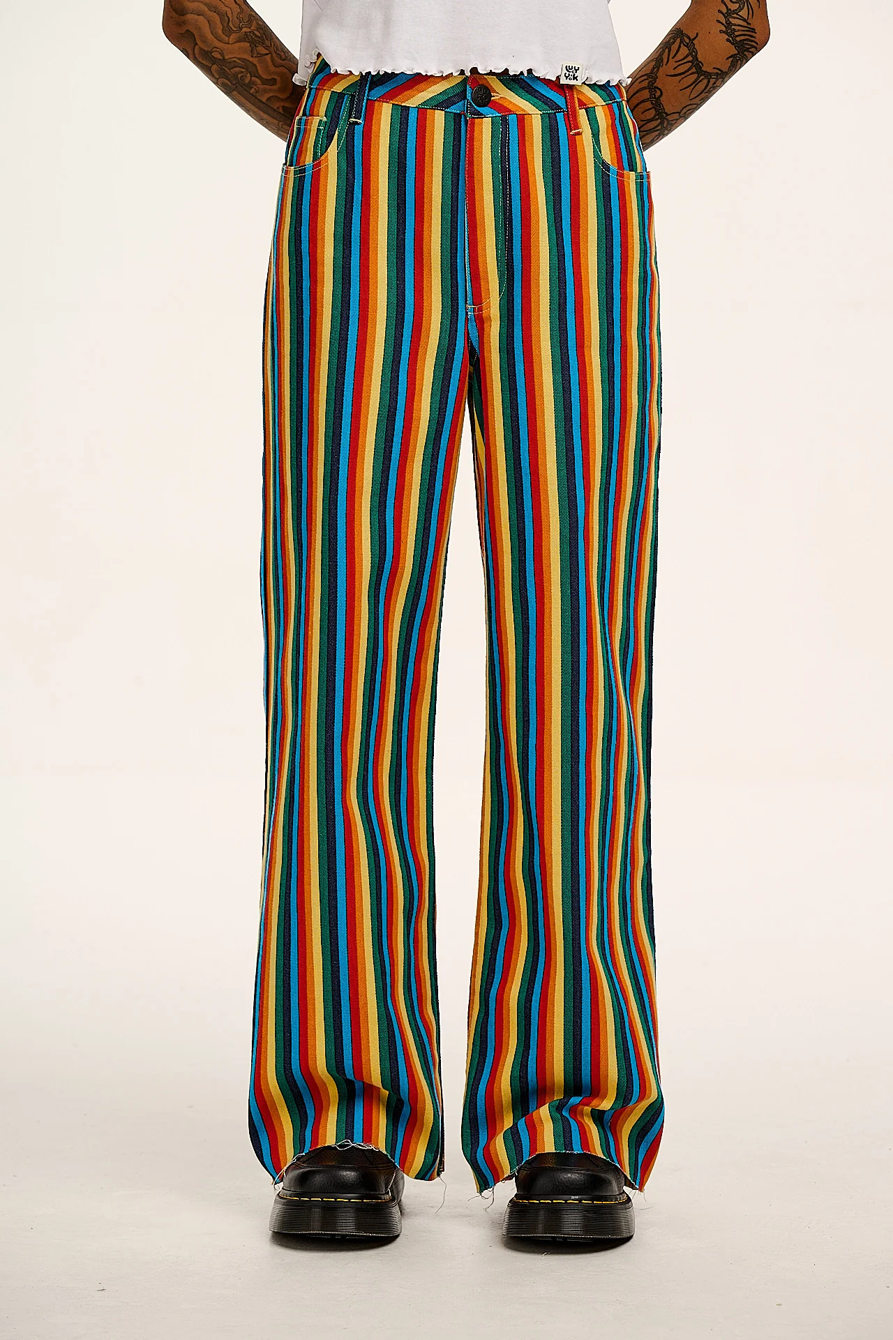 Carter - High Waisted Jeans in Rainbow Print