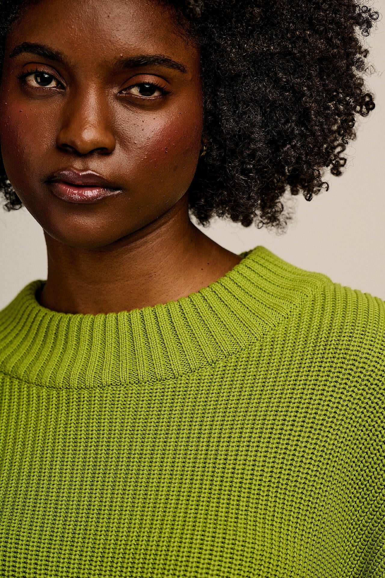 Amari - Oversized Knitted Jumper in Lima Bean Green