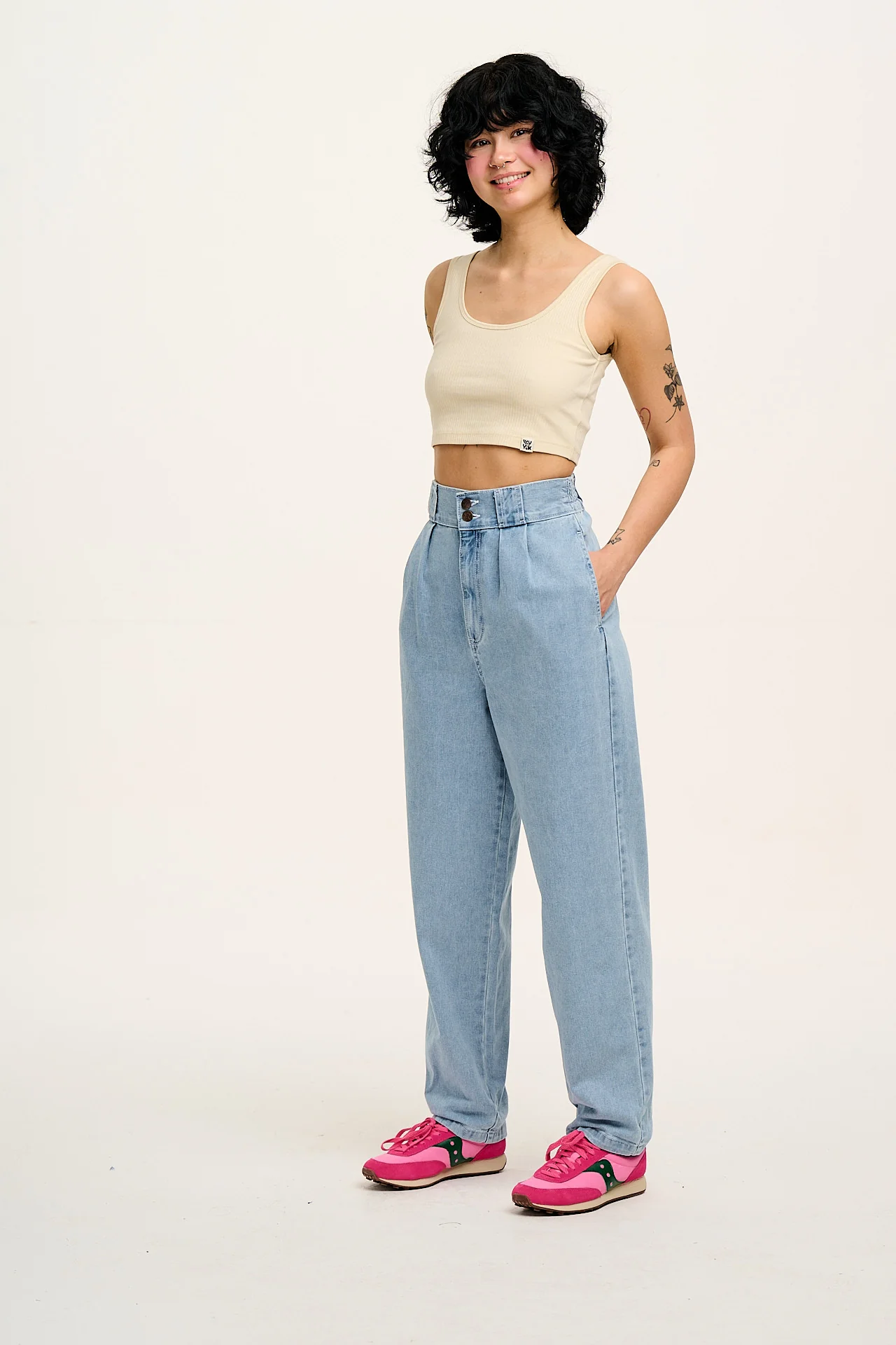 Addison - Denim Jeans in Light Wash Blue