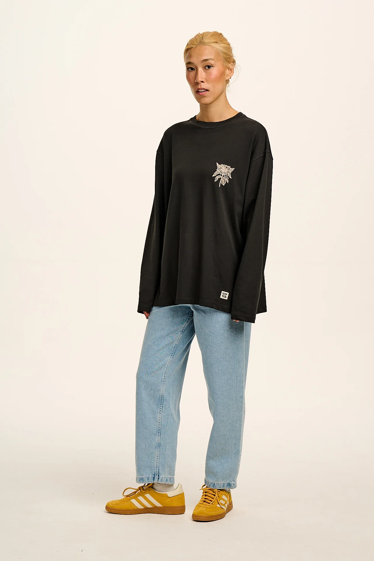 Murat - Oversized Cotton Long Sleeve Tee in Black & White Sunflower Print