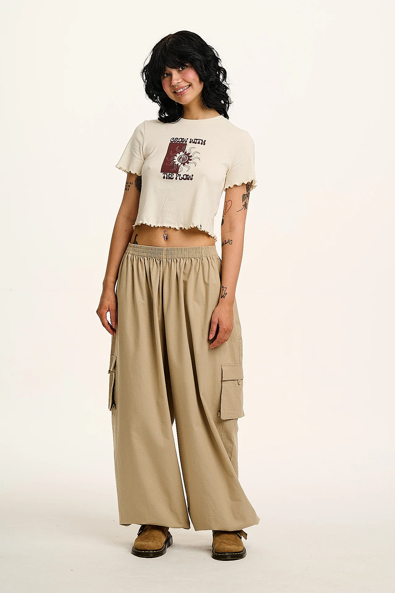 Greta - Cropped Cotton Top in Grow with the Flow Print