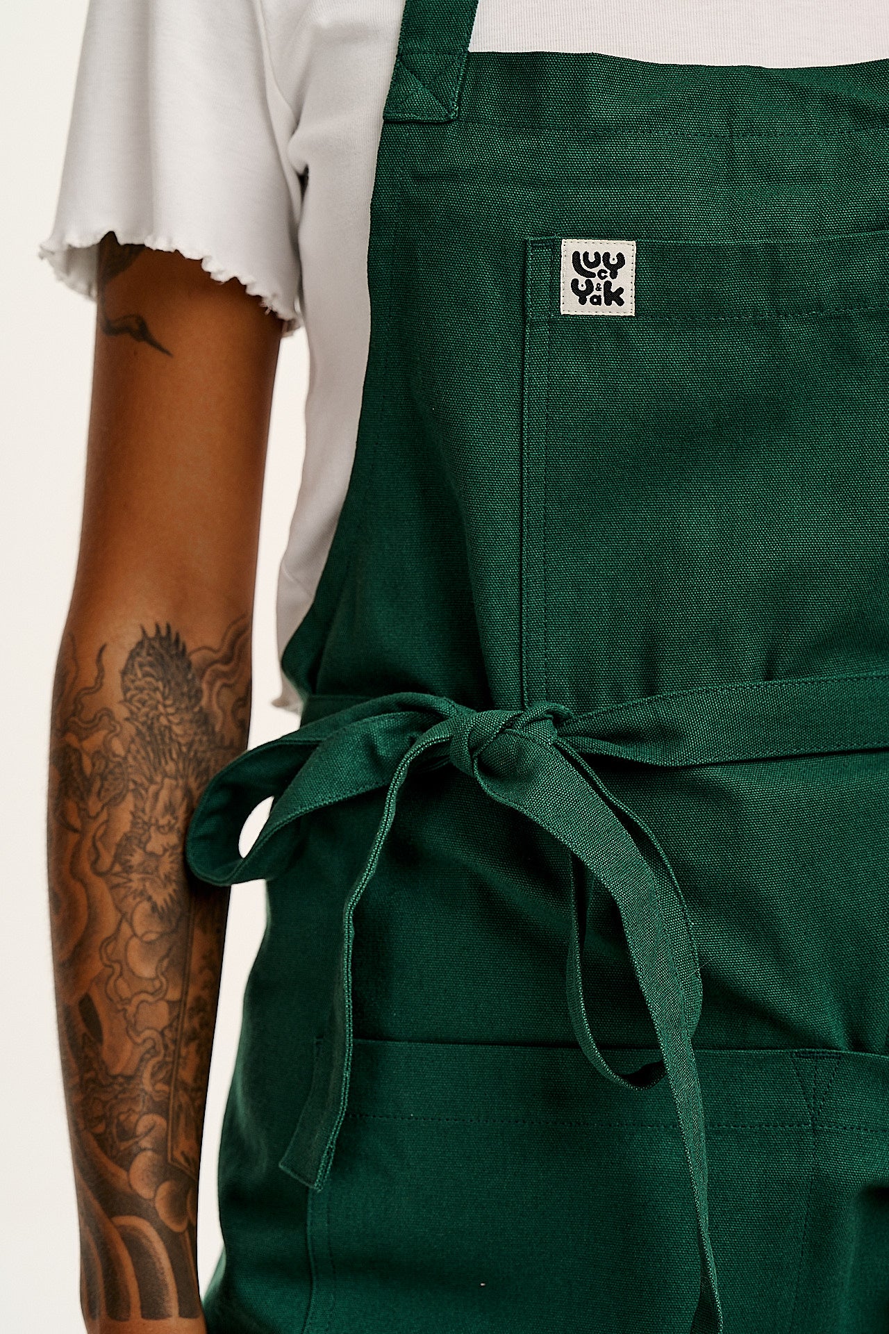 Ada - Midweight Cotton Apron in Posy Green