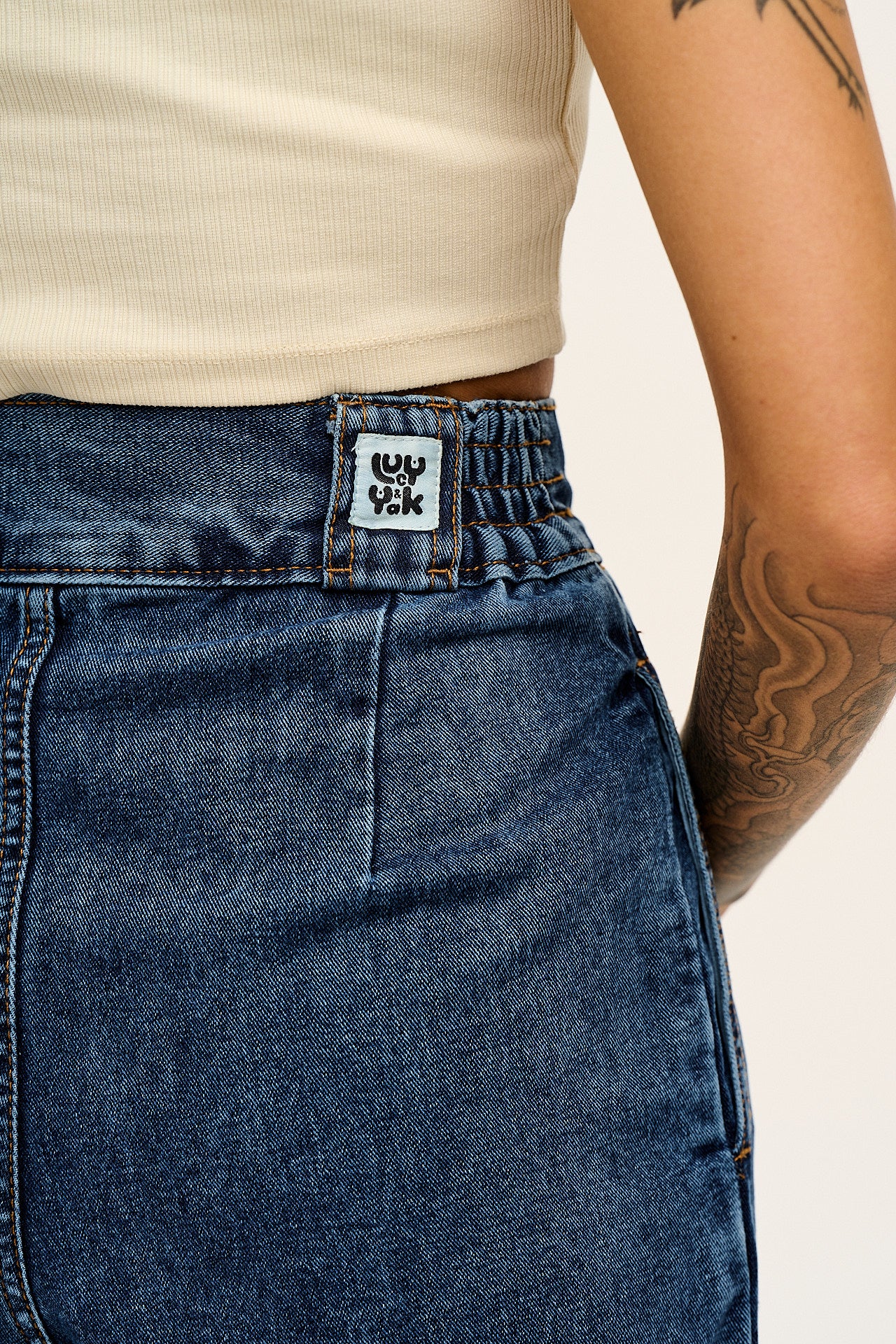 Addison - Denim Jeans in Mid Wash Blue