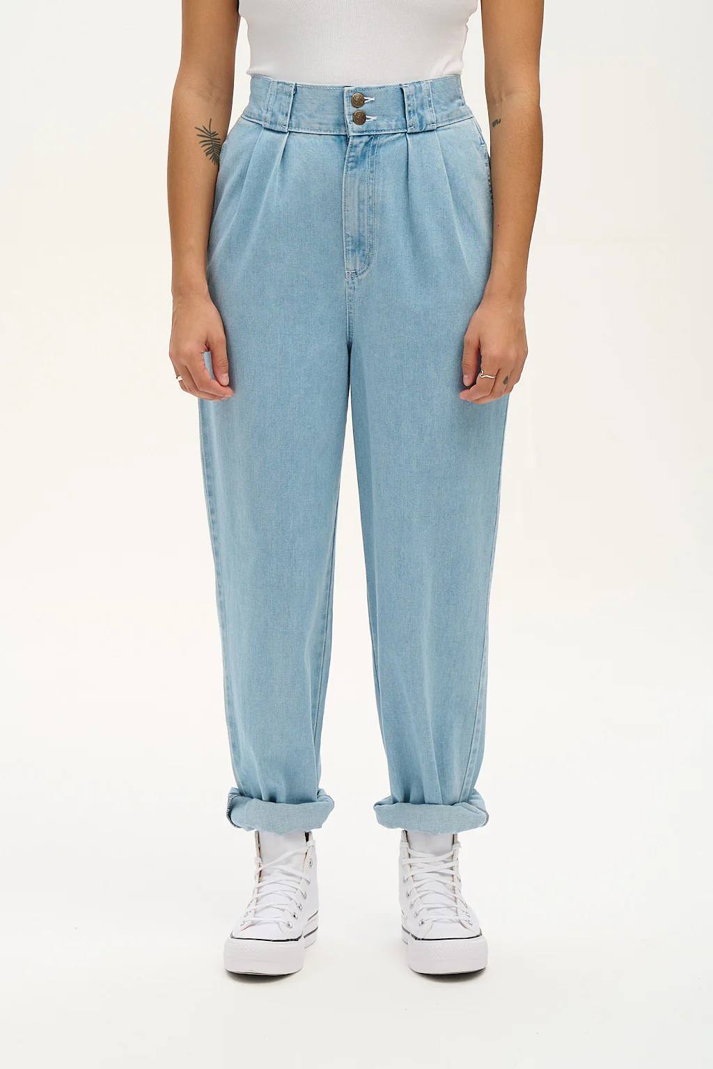 Addison - Denim Jeans in Light Wash Blue