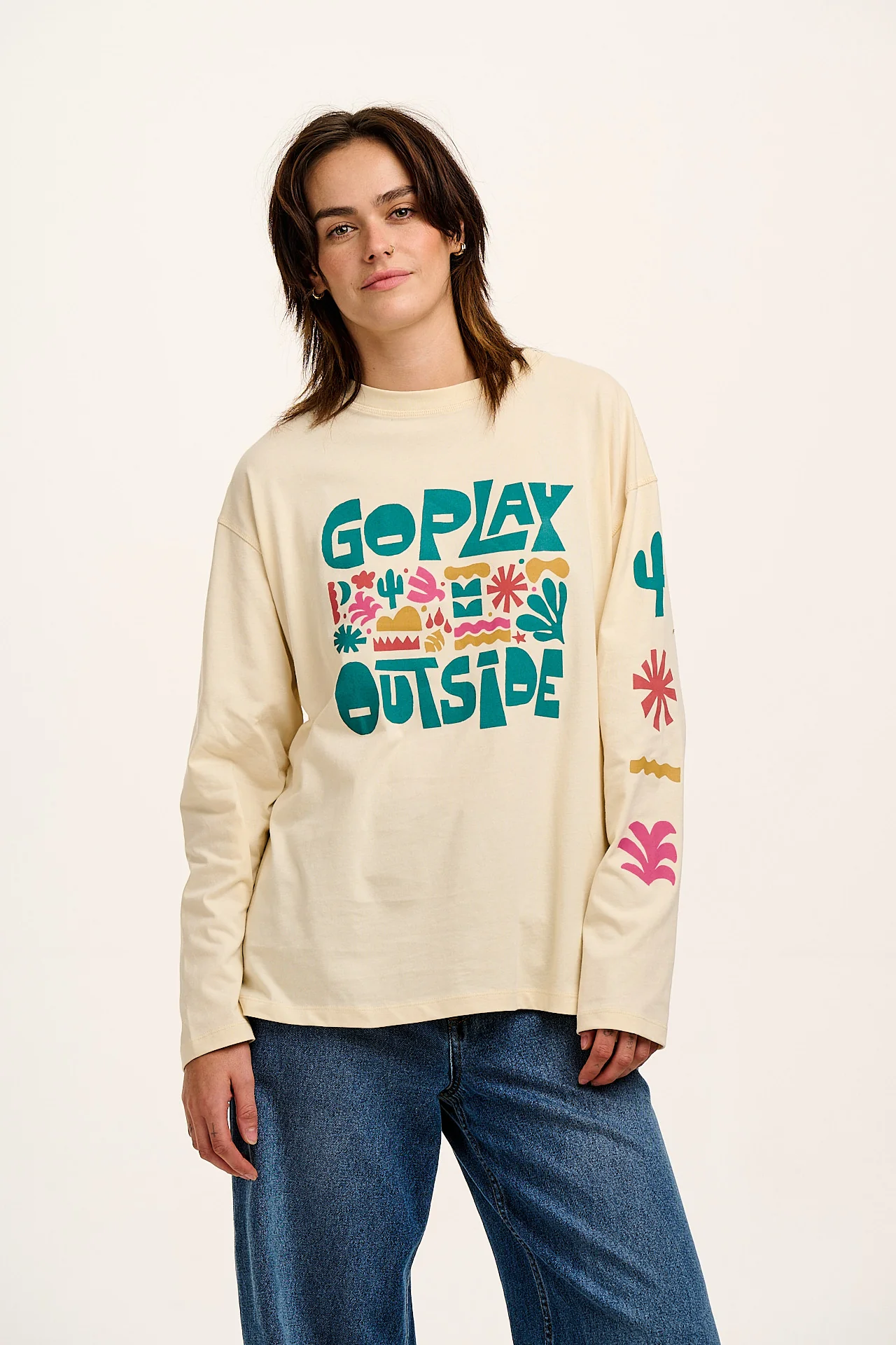 Murat - Long Sleeve Lightweight Cotton Tee in Go Outside Print