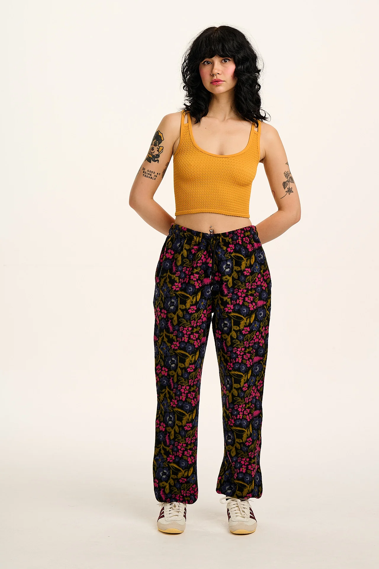 Jamie - Polar Fleece Jogger in Grunge Ditsy Floral Print