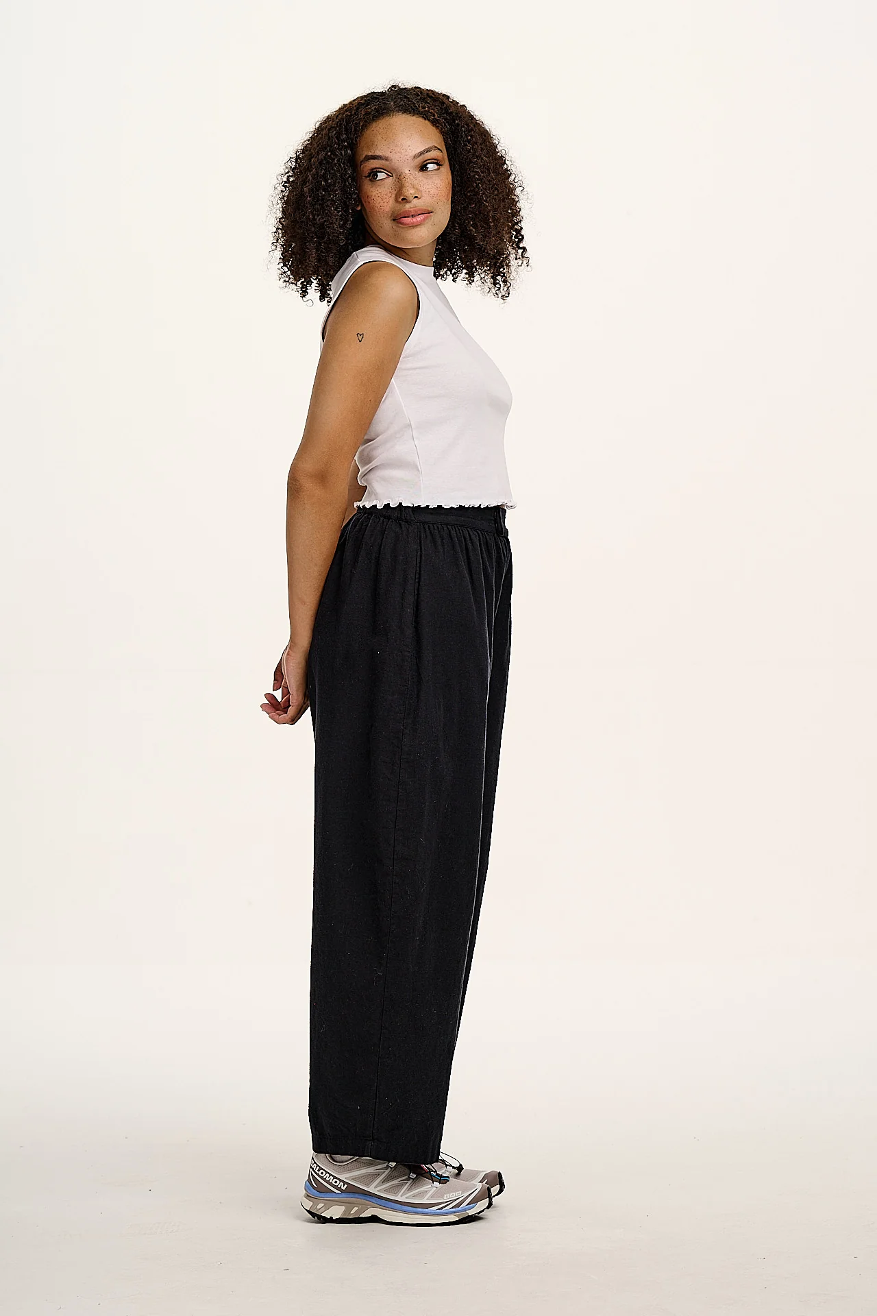 Beau - Barrel Leg Brushed Cotton Trousers in Black