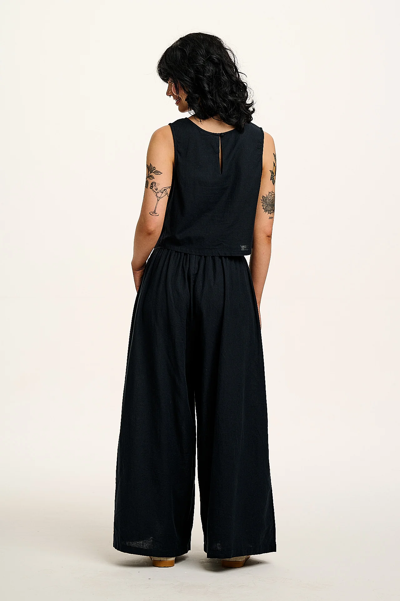 Arden - Cotton & Linen Shell Top in Black