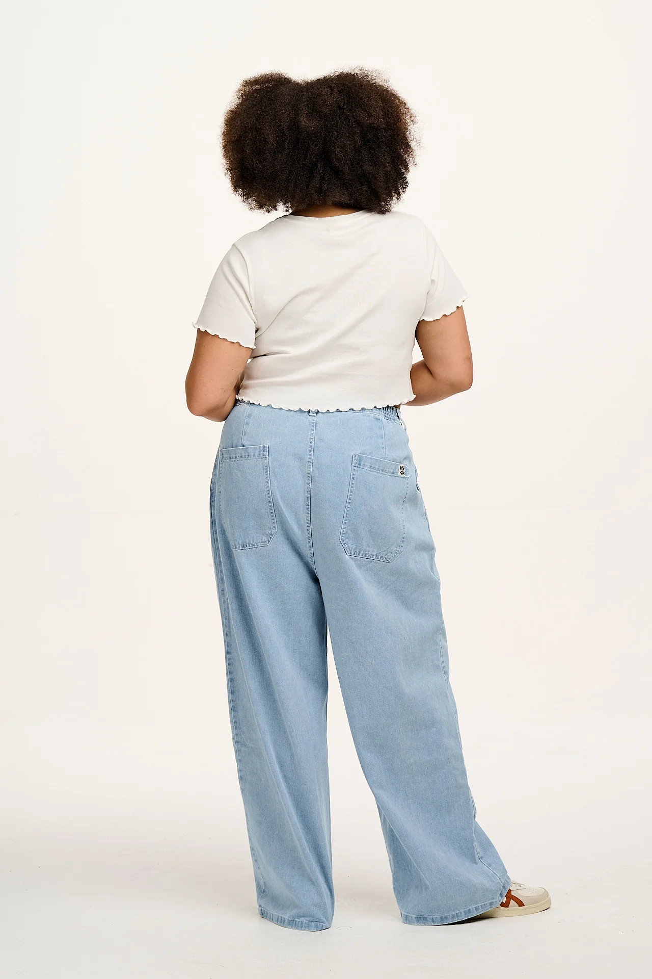 Cole - Wide Leg Denim Jeans in Light Wash Blue