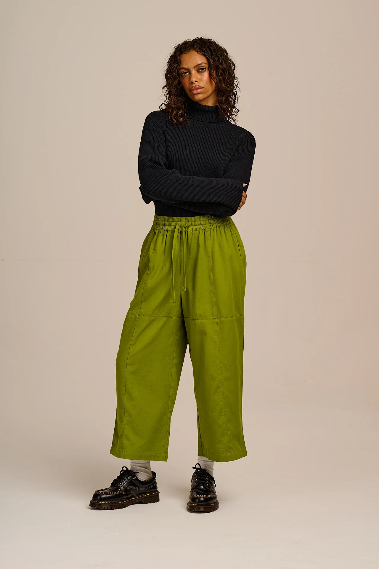 Chuck - Wide Leg Cotton Trousers in Lima Bean Green