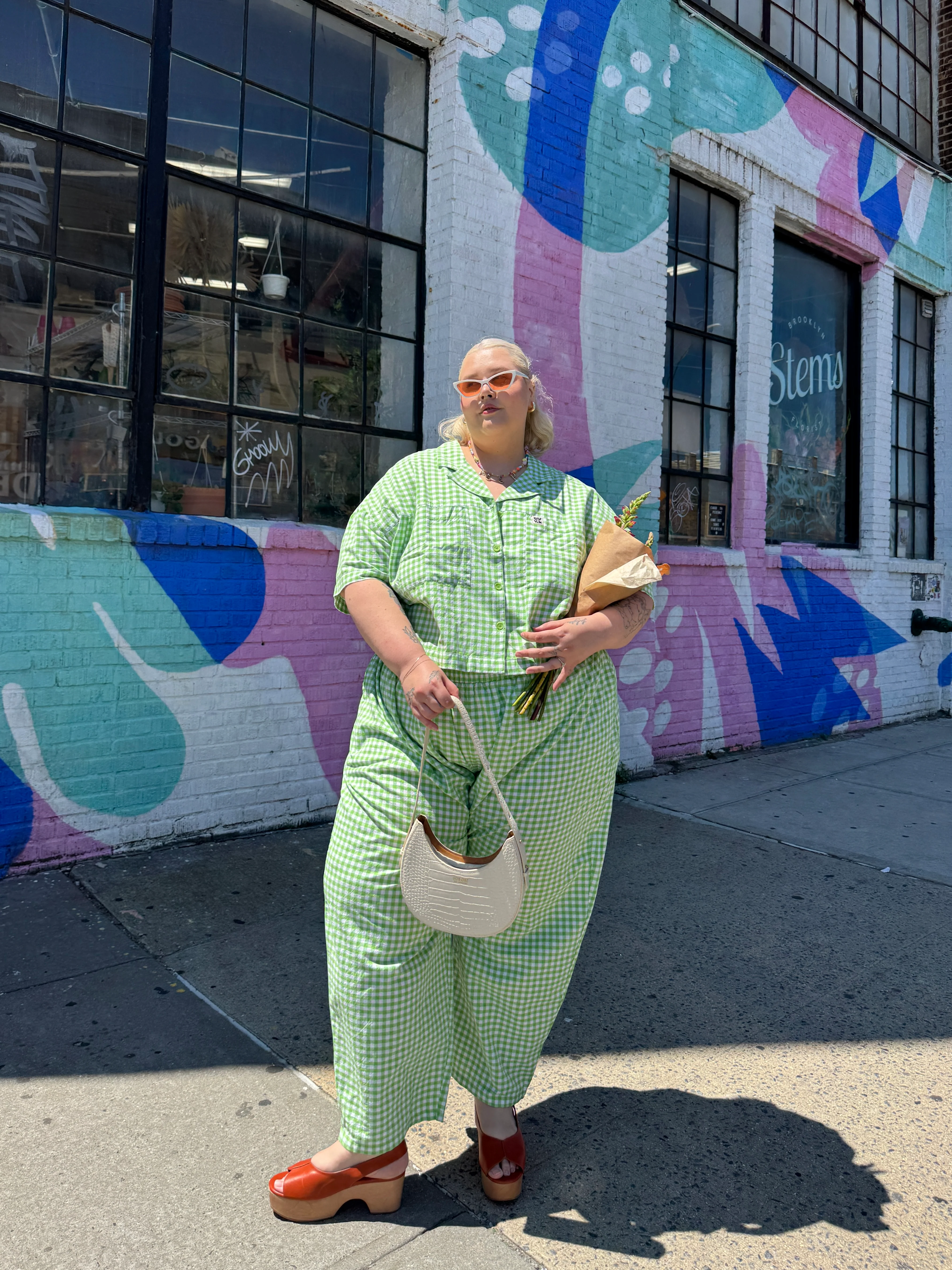 Freddie - Barrel Leg Cotton Trousers in Green Bonitto Gingham