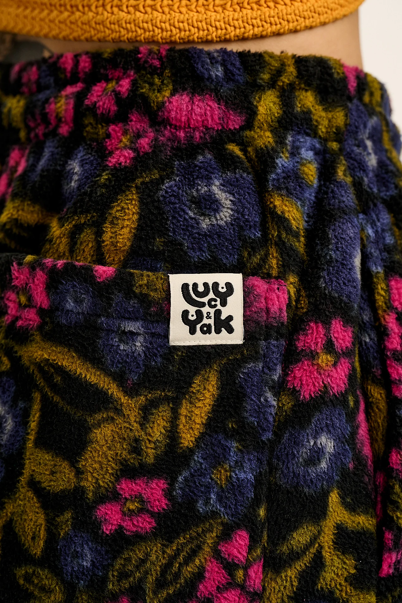 Jamie - Polar Fleece Jogger in Grunge Ditsy Floral Print