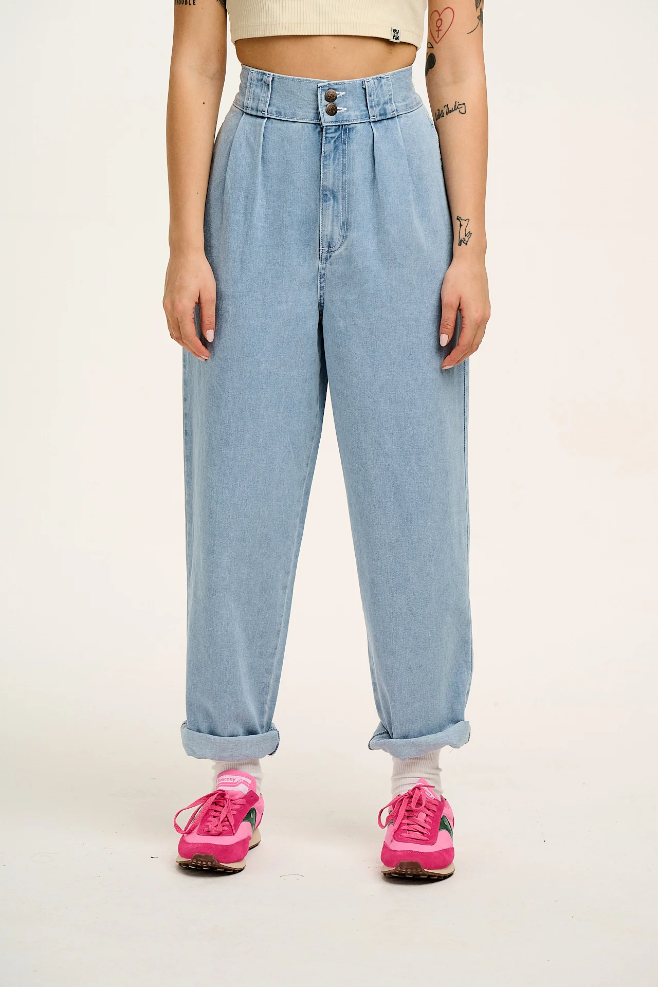 Addison - Denim Jeans in Light Wash Blue