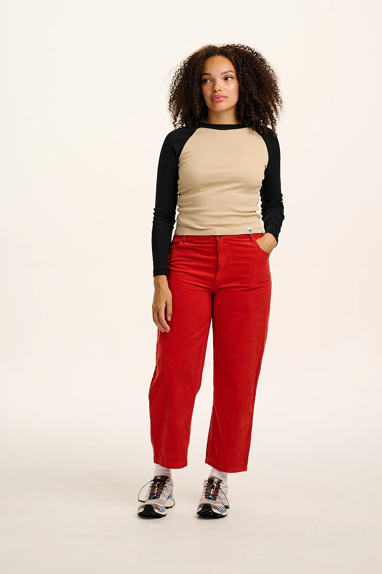 Drew - Straight Leg Corduroy Trousers in Red