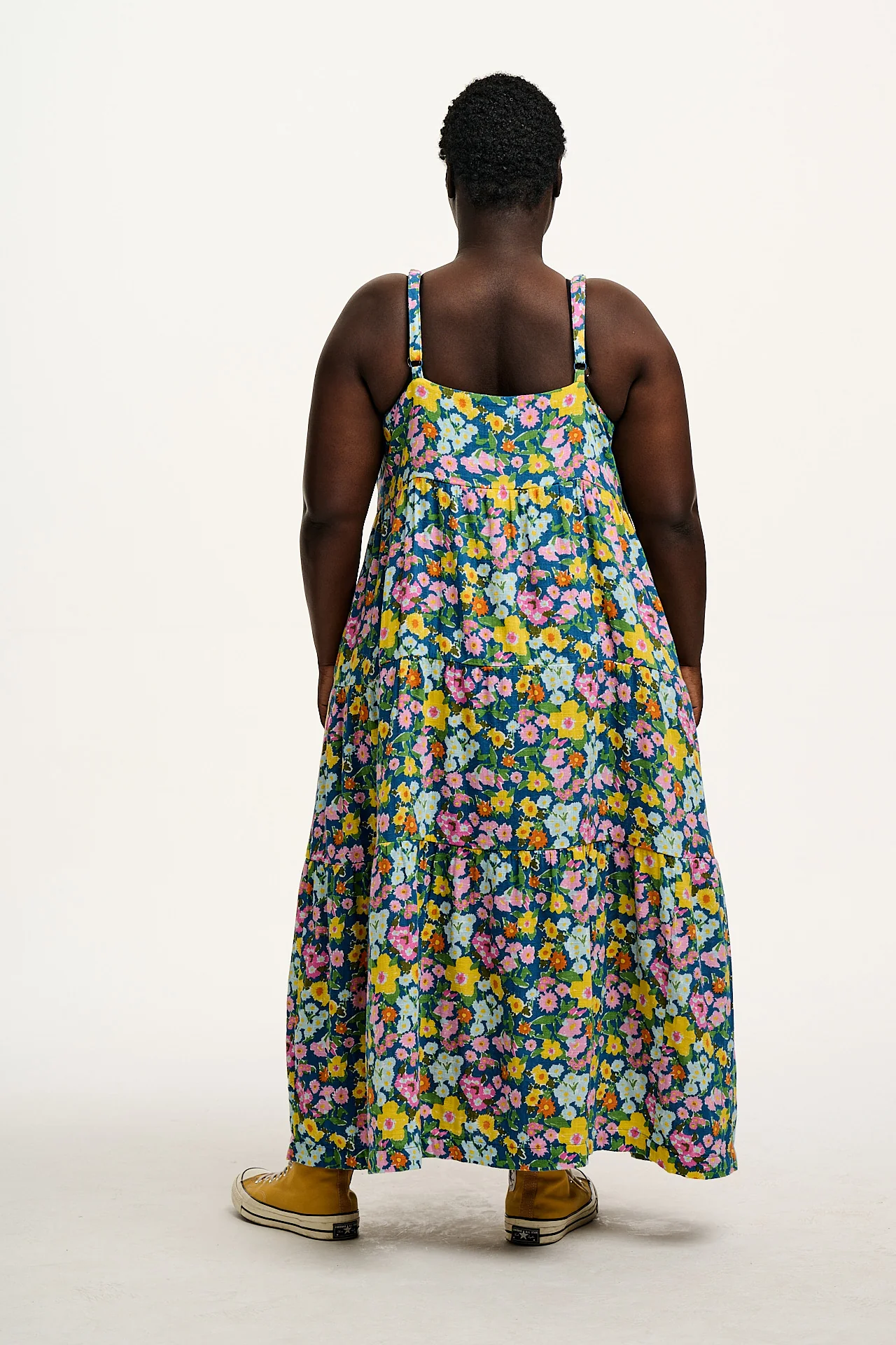 Mable - Maxi Dress in Island Blooms Scribbled Floral Print
