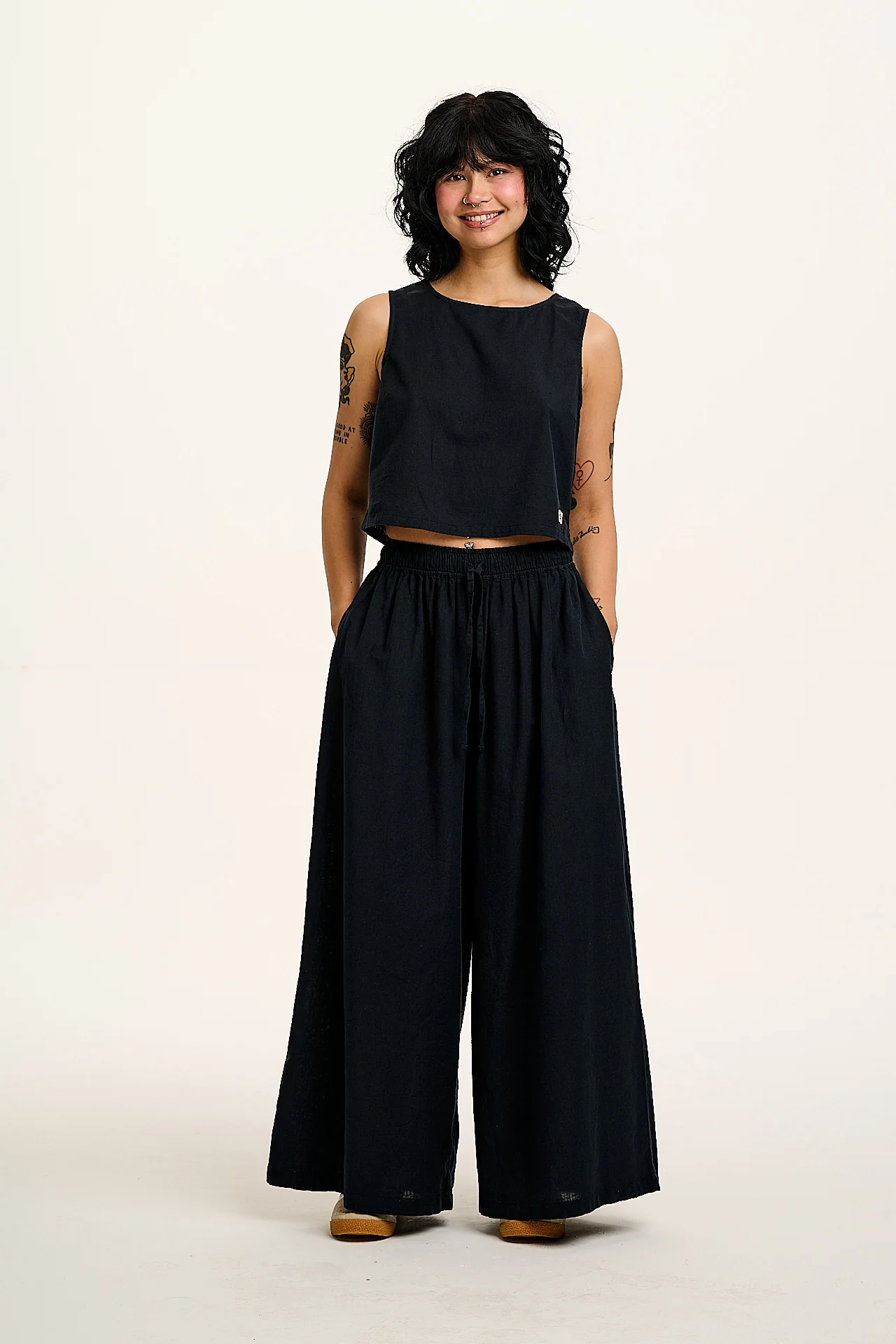 Arden - Cotton & Linen Shell Top in Black