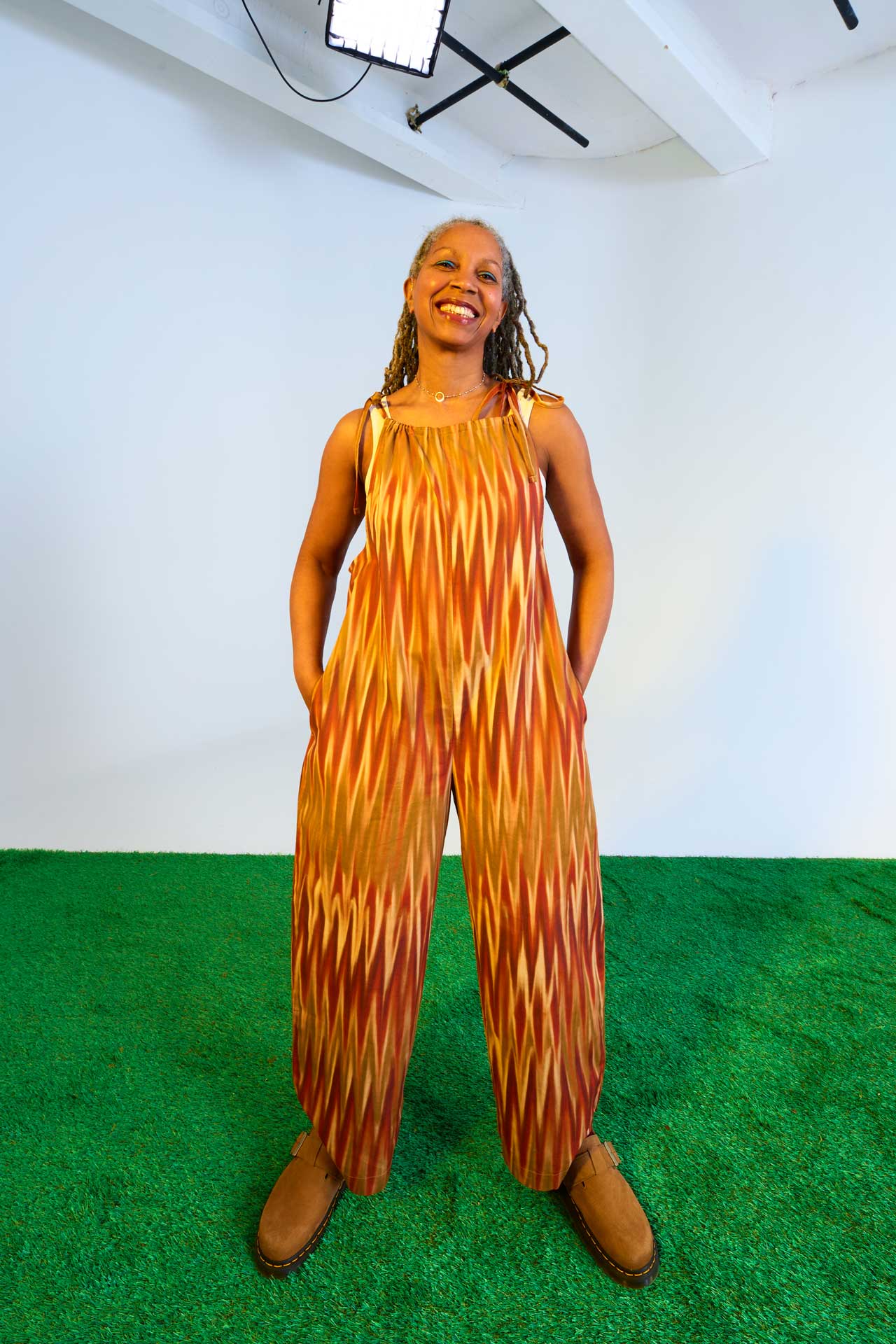 Ramona - Cotton & Linen Jumpsuit in Red Wavy Print