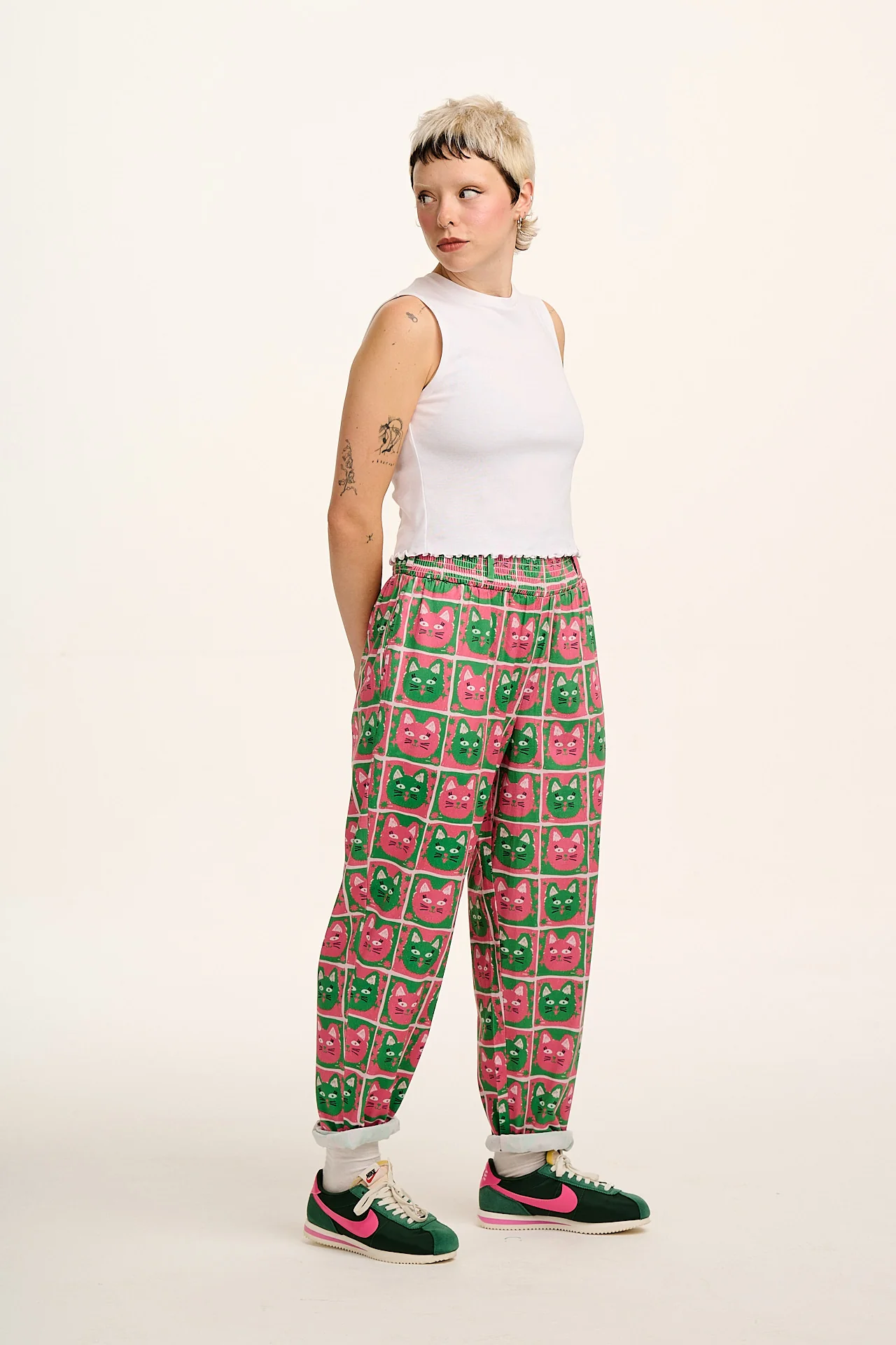 L.E Alexa - Cotton Trousers in Cat Print