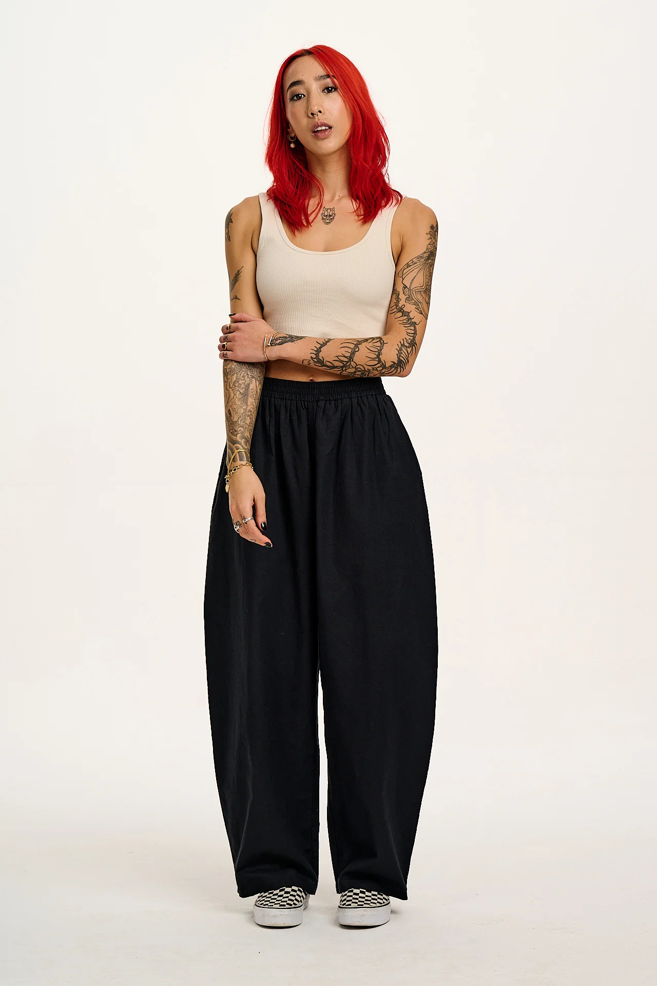 Freddie - Barrel Leg Cotton & Linen Trousers in Black