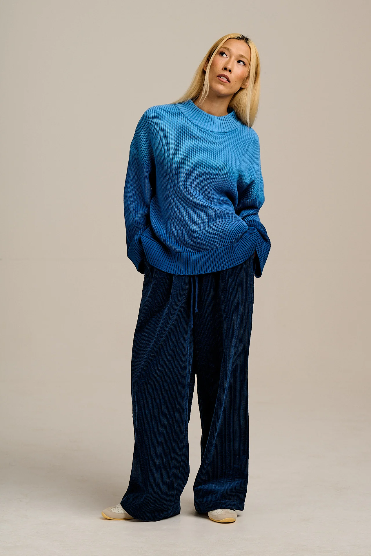 Norris - Wide Leg Corduroy Trousers in Navy
