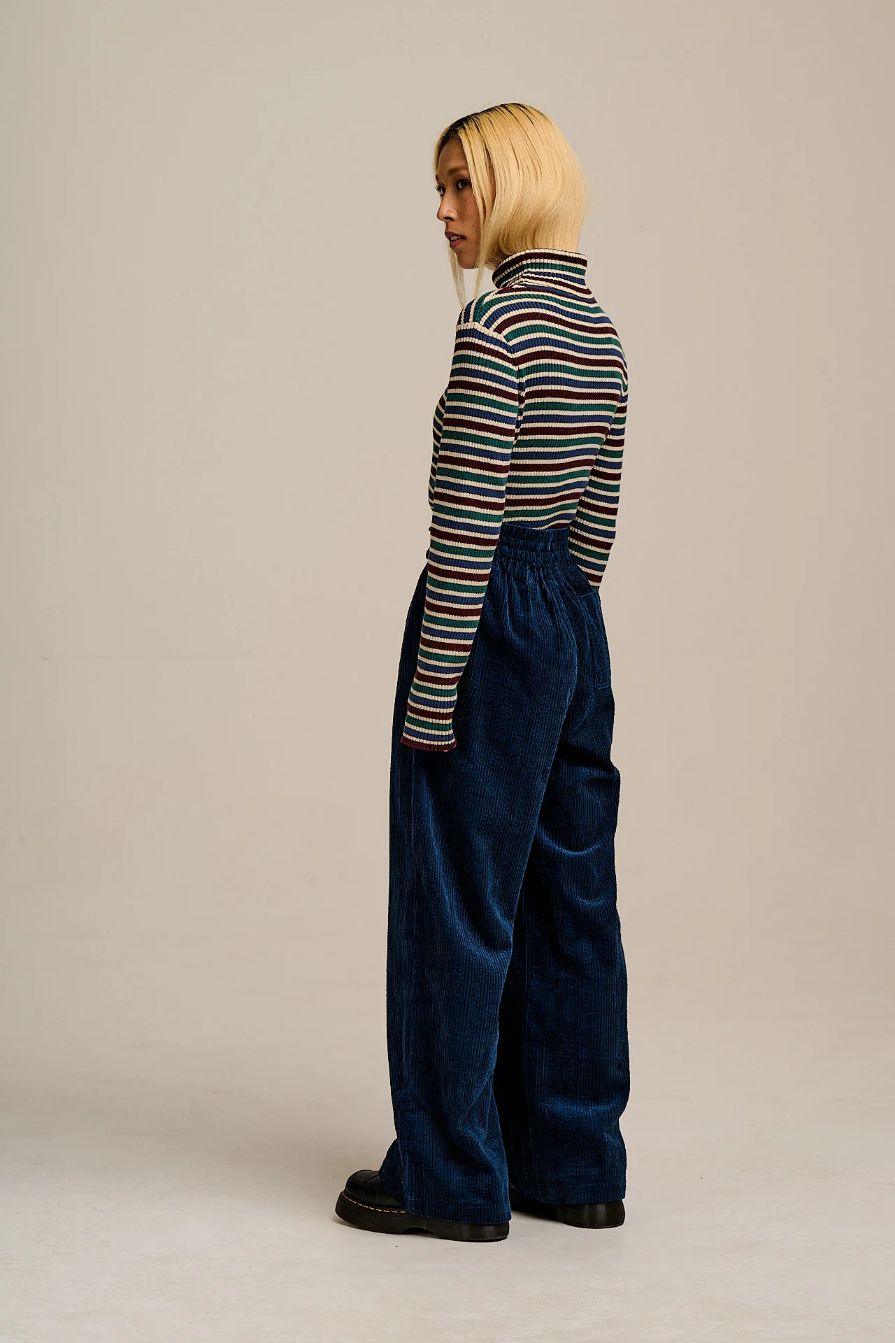 Norris - Wide Leg Corduroy Trousers in Navy