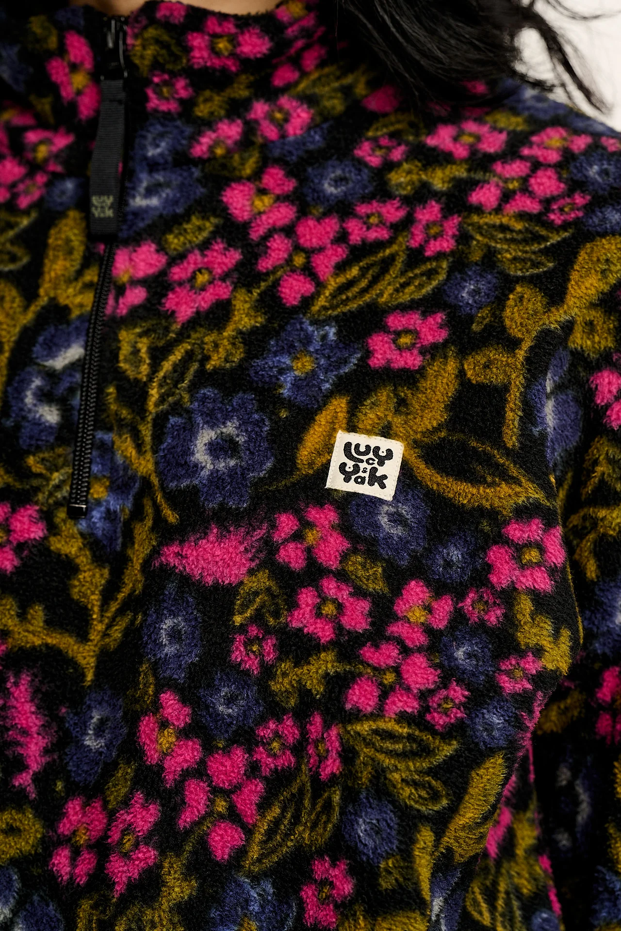 Blake - Cropped Fleece in Grunge Ditsy Floral