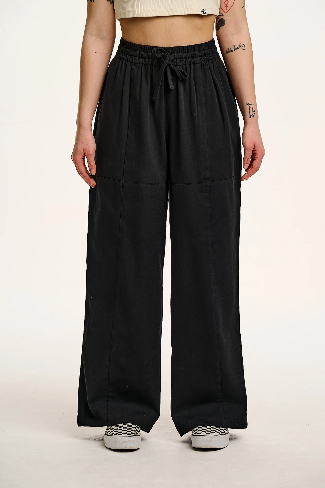 Norris - Cotton Trousers in Black