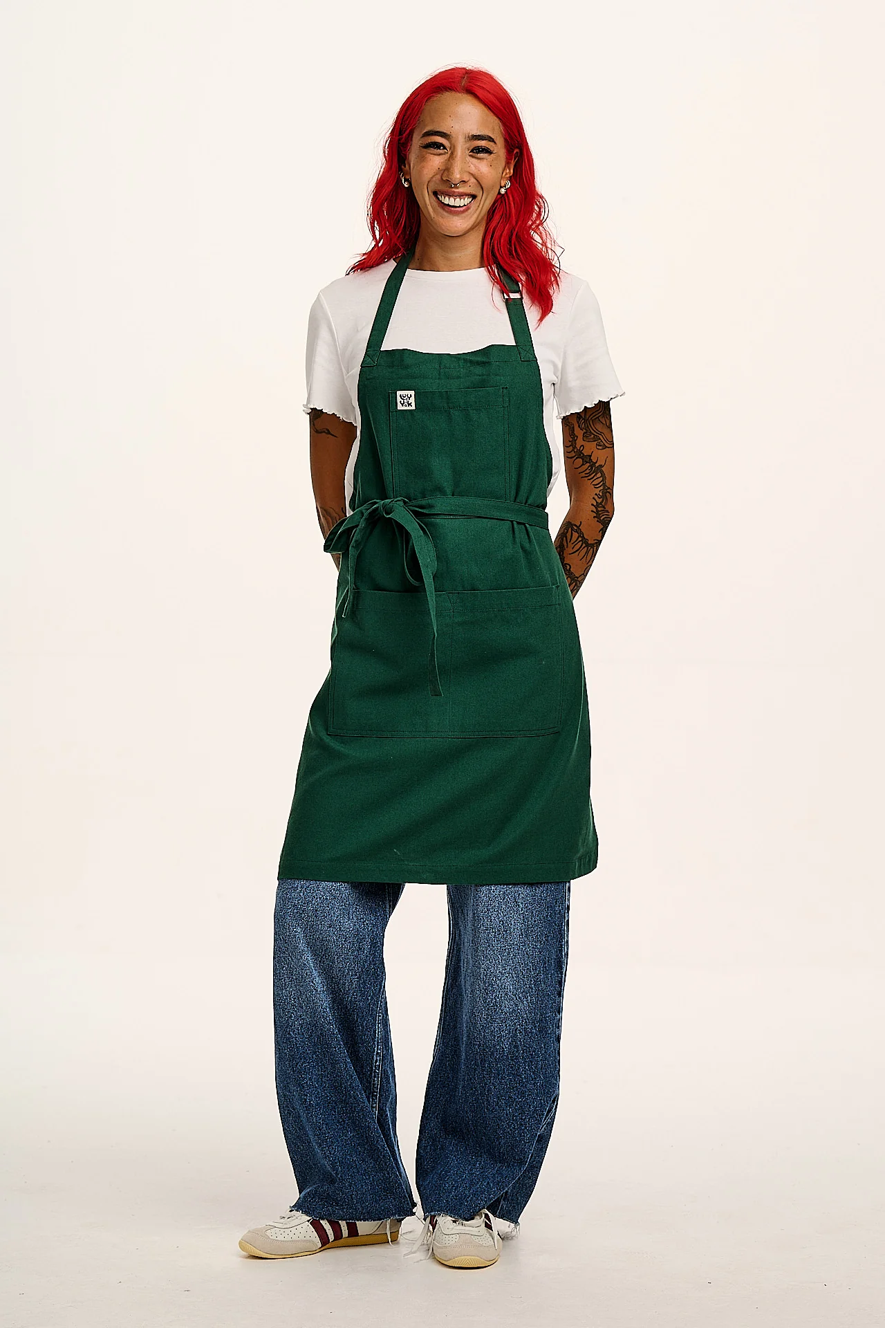 Ada - Midweight Cotton Apron in Posy Green